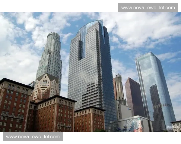 天使之城的光芒与风城的力量：洛杉矶与芝加哥的独特魅力对决